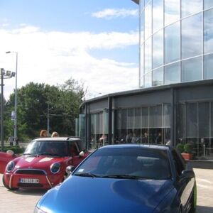 Fast & Furious: Tjunirani automobili ispred Delta Cityja