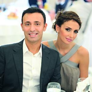 Rekla joj je da se zaljubila u njenog supruga: Da li je ova pevačica razlog razvoda Emine Jahović i Mustafe Sandala? (FOTO)