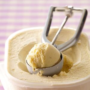 NAJUKUSNIJA LETNJA POSLASTICA: Domaći sladoled sa lešnikom i medom!