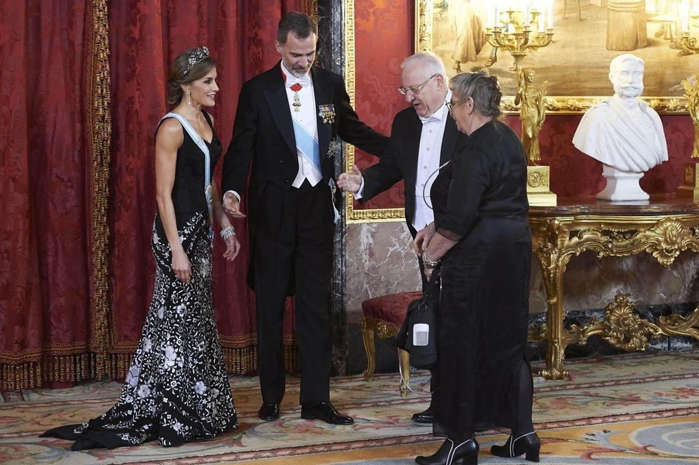 <p>Nakon što smo je videli u komadima koje gotovo svaka žena može da priušti, španska kraljica još jednom je pokazala zbog čega je jedna od omiljenih plemkinja.</p>