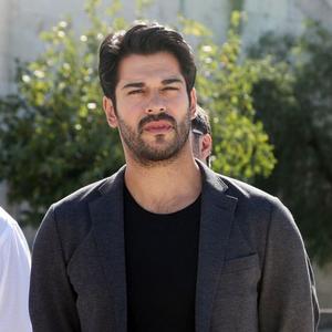 IZNERVIRAO SE: Turski glumac šokirao sve kad je nerođenom sinu napravio Instagram profil, a onda odbio da priča o tome u javnosti