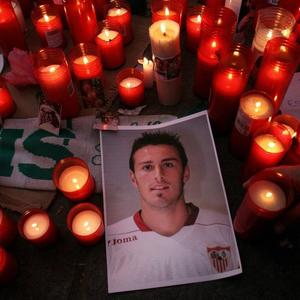 Tragedija koja je POTRESLA SVET: Srce dvadesetdvogodišnjeg fudbalera NIJE IZDRŽALO, a iza sebe je ostavio neutešnu devojku i NEROĐENOG SINA