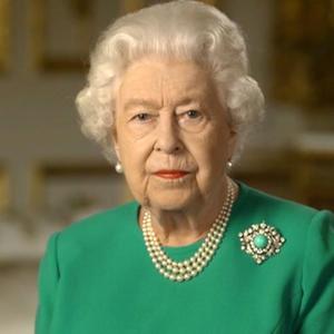 KOD NJIH SVE IMA TAJNU PORUKU: Kraljica Elizabeta se obratila naciji, a to što je u haljini OVE boje ― NIJE SLUČAJNOST!