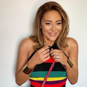 KOMENTARI NE PRESTAJU DA SE NIŽU: Ana Nikolić prodrmala srpski Instagram SMELOM pozom i modnim eksperimentom
