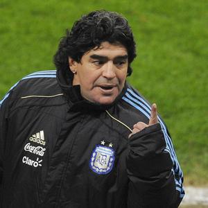 ODLAZAK LEGENDE FUDBALA: Preminuo Dijego Armando Maradona