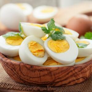 ČESTA DILEMA PRED USKRS: Sme li jaje da se jede i ako žumance POZELENI?