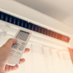 Zbog visokih temperatura posežemo za rashladnim aparatima: Da li je korišćenje klima uređaja zdravo?