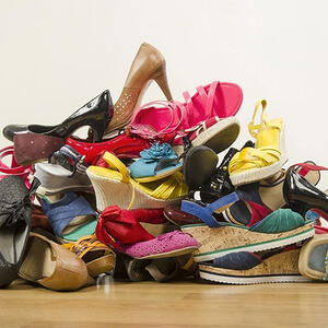 Nered u HODNIKU: Evo gde da spakujete obuću – 7 PUTA jeftinije rešenje od običnog cipelarnika!