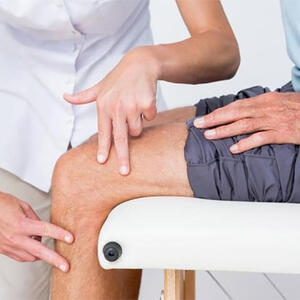 TEGOBE NA PROMENU TEMPERATURE: Saznajte zašto nastaju bolovi u kolenima i koji je najbolji način da ih se rešite!