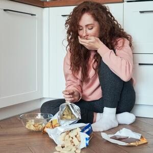Kako da znate da imate OZBILJAN PROBLEM? Psiholog za Glossy otkriva šta moramo da znamo o poremećajima ishrane
