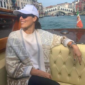 Boja & model su očarali Veneciju, pa će i vas: Ana Ivanović ima kaput neophodan svakoj ženi koja drži do sebe (FOTO)