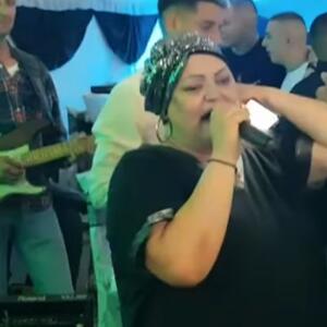 "Primim hemioterapiju, pa idem da pevam": Poznata domaća pevačica treći put ima rak