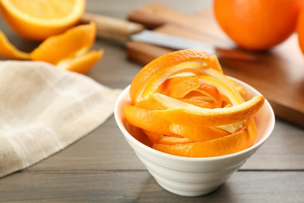 Kora pomorandže ima široku primenu u domaćinstvu, a koristi se i za čišćenje pećnice