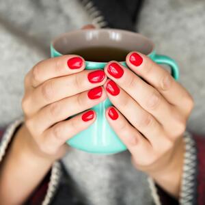 Zeleni čaj i bolesti ŠTITNE ŽLEZDE: Da li je poželjno piti 'najzdraviji čaj na svetu' ako imate neki tiroidni poremećaj?