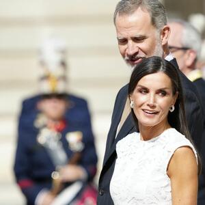 Čipka & kroj koji stoji apsolutno svima: Španska kraljica Leticija u najlepšoj beloj haljini koju smo skoro videli