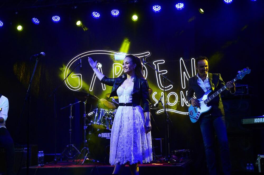 Jelena Tomašević na koncertu u Botaničkoj bašti "Jevremovac" u Beogradu