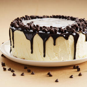 Savršen spoj hrskavih kora, čokolade i kremastog žutog fila: Torta LEDENA KRALJICA - neodoljivo zadovoljstvo za sva čula