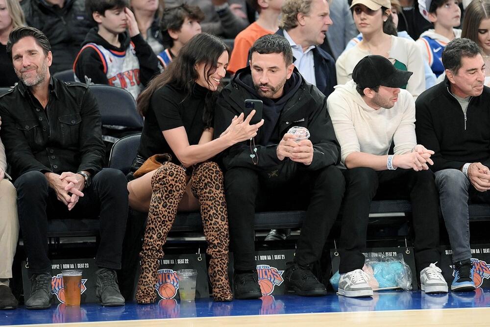 Irina Šajk je imala čizme sa leopard printom sa jednoj košarkaškoj utakmici  