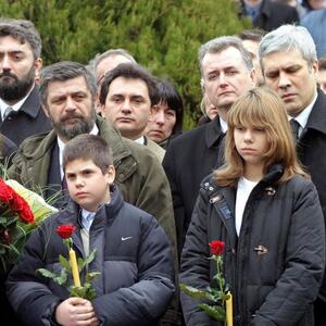 Sećate li se devojčice u zagrljaju Zorana Đinđića? Ćerka pokojnog premijera danas ima 34 godine i uspešna je mlada žena