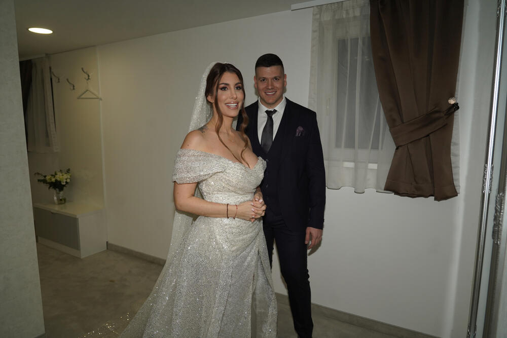 <p>Veliko slavlje upriličili su Sloba Radanović i njegova izabranica Jelena, a svi gosti su dobili posebno obaveštenje </p>