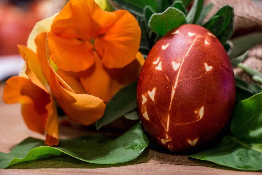 Uskršnja jaja treba da budu što svežija pre farbanja da bi bila bezbednija za jelo i da bi se boja bolje 'primila'