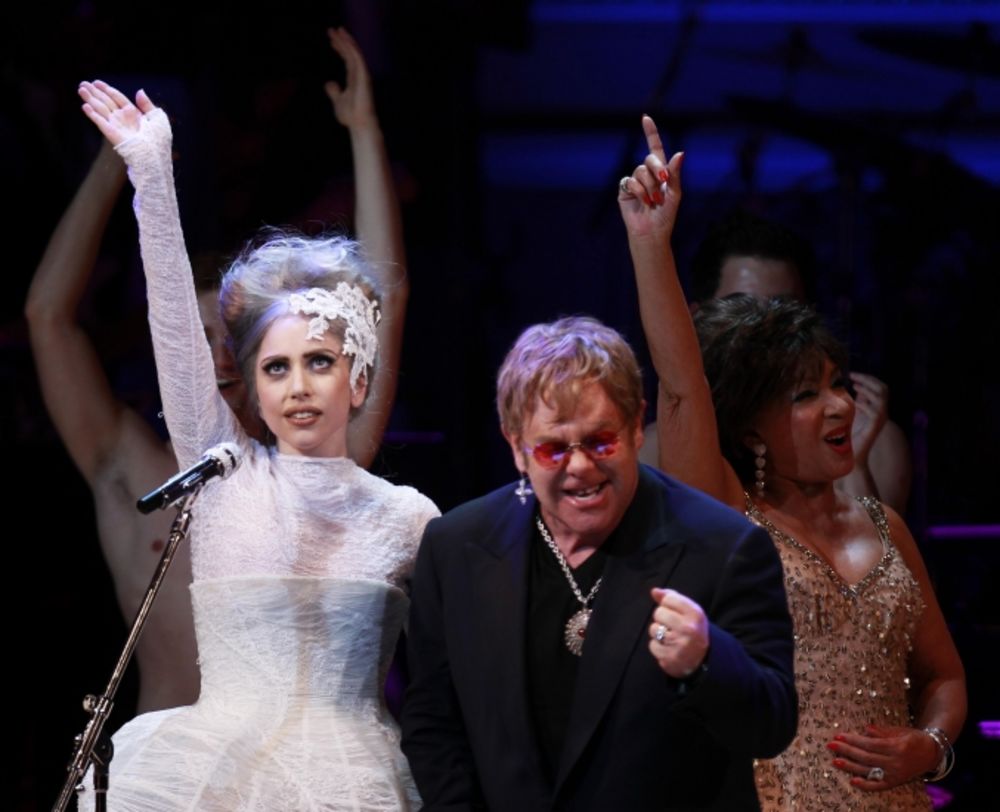 Velike svetske zvezde - Elton Džon, Sting, Debi Hari, Lejdi Gaga, Širli Bejzi i Brus Springstin nastupili su zajedno u Carnegie Hallu na proslavi 21. godišnjice od osnivanja fondacije Rainforest.