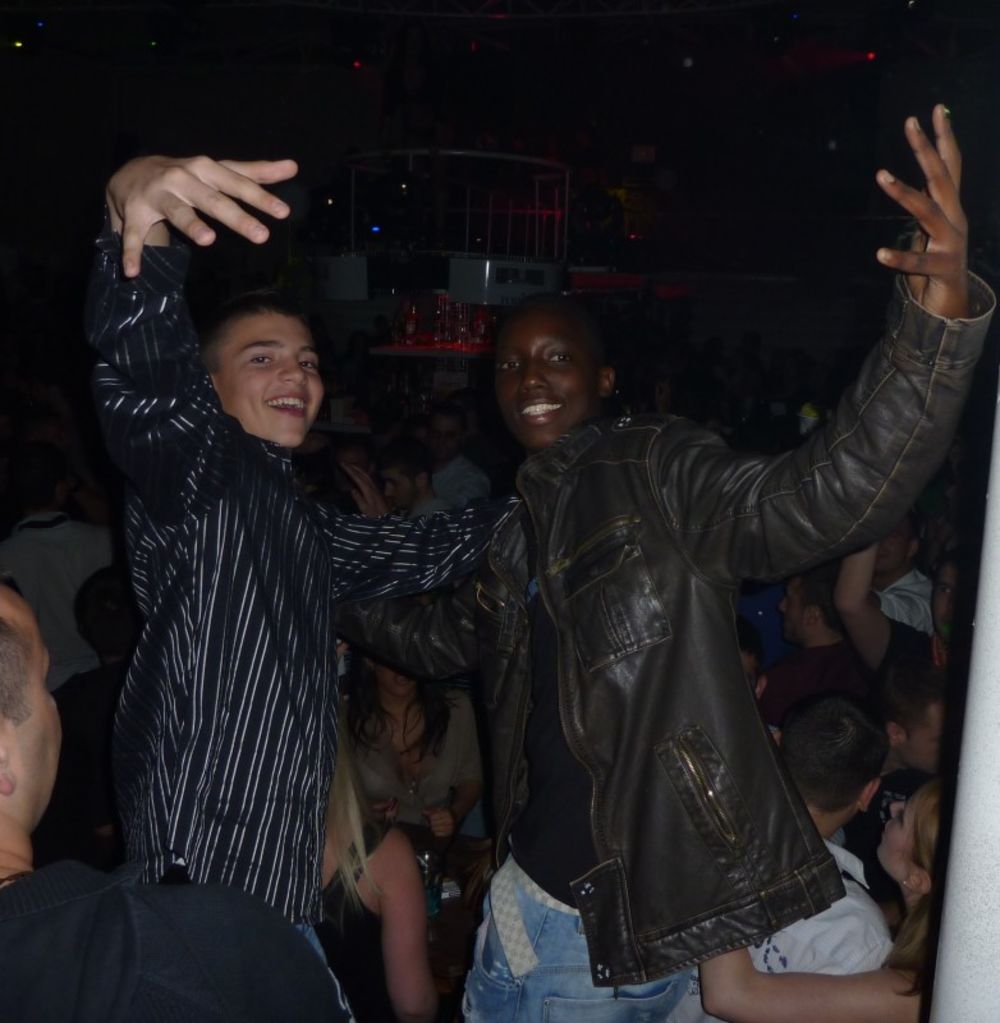 U subotu uveče u prestoničkom klubu na vodi Freestyler održana je Celebrtity night žurka kojoj su prisustvovale mnoge poznate ličnosti.
