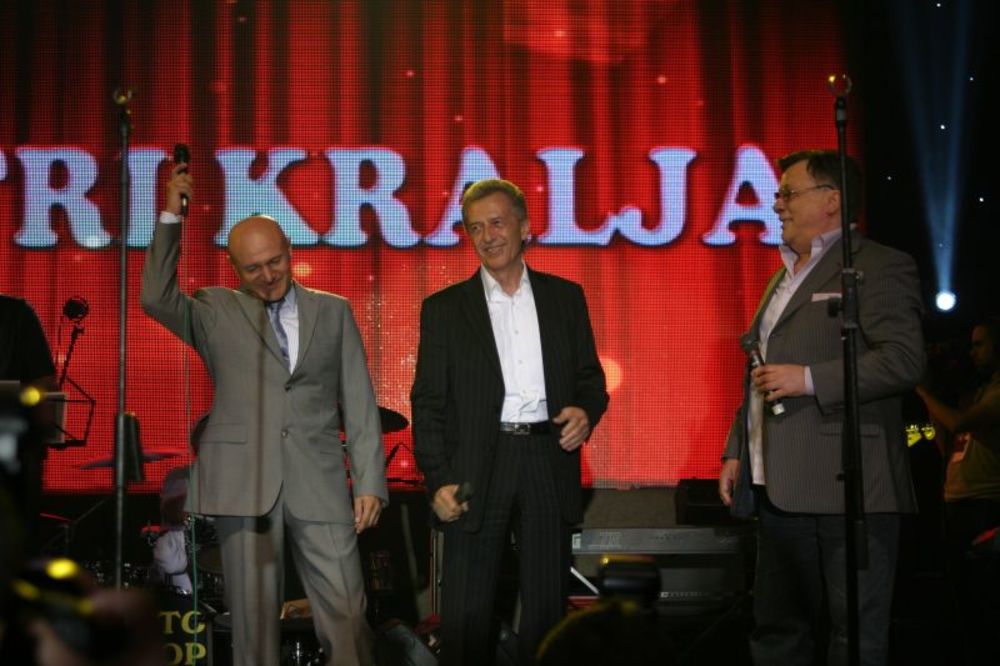 Legendarni izvođači narodne muzike Miroslav Ilić, Šaban Šaulić i Halid Bešlić održali su veliki koncert pod nazivom Koncert snova - Tri kralja u prepunoj Skenderiji u Sarajevu