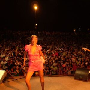 Deset hiljada Zaječaraca pevalo u mraku sa Anom Nikolić