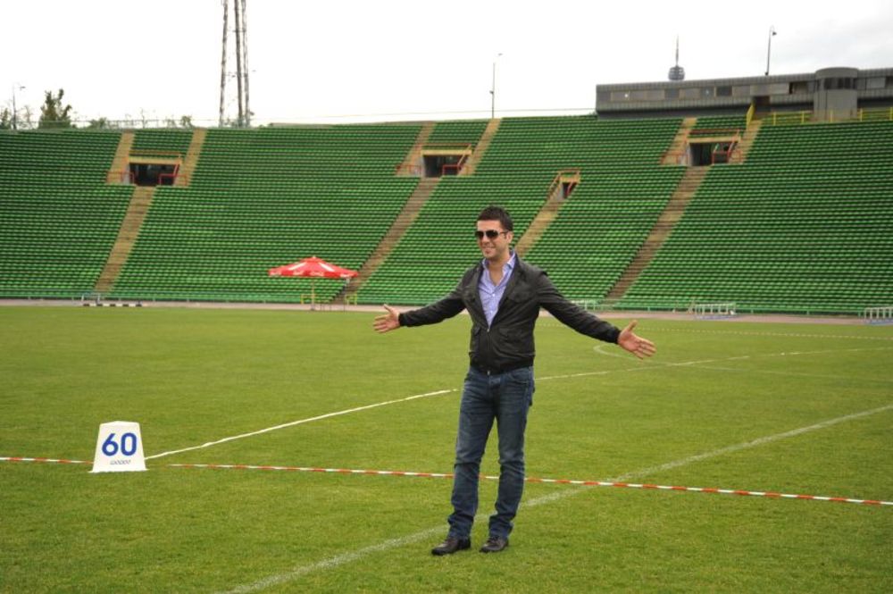 Pop pevač Željko Joksimović obišao je stadion Koševo u Sarajevu gde će 12. juna održati veliki koncert