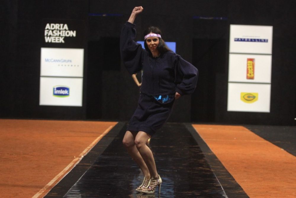Na zatvaranju drugog po redu ATP turnira Srbija open u nedelju 9. maja modna agencija Fabrika započela je jedan potpuno novi modni projekat regionalni Adria fashion week.