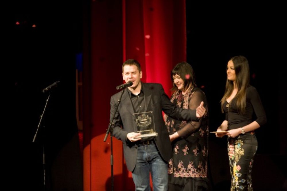 Pogledajte deo fotografija sa svečane dodele nagrada Story Awards 2010. koja je održana 26. aprila u Pozorištu na Terazijama.
