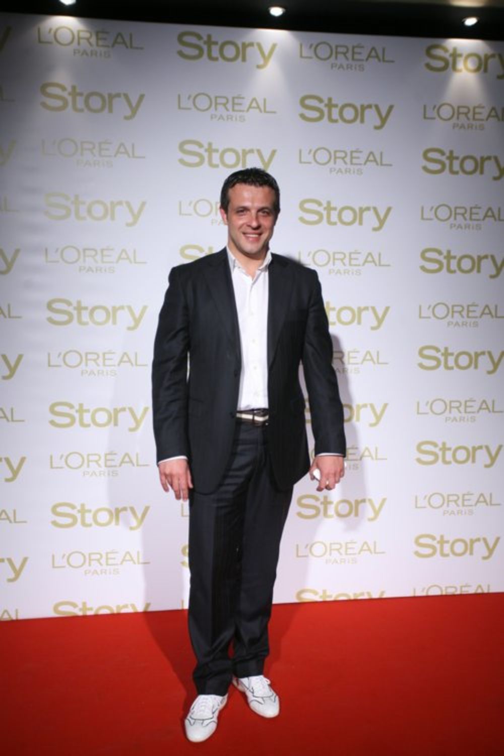 U Pozorištu na Terazijama, 26. aprila 2010. drugi put su dodeljena priznanja Story Awards koje magazin Story dodeljuje javnim ličnostima u deset kategorija. Dodeli je prisustvovao veliki broj poznatih, kao i poslovnih partnera kompanije Adria Media Serbia. Pog