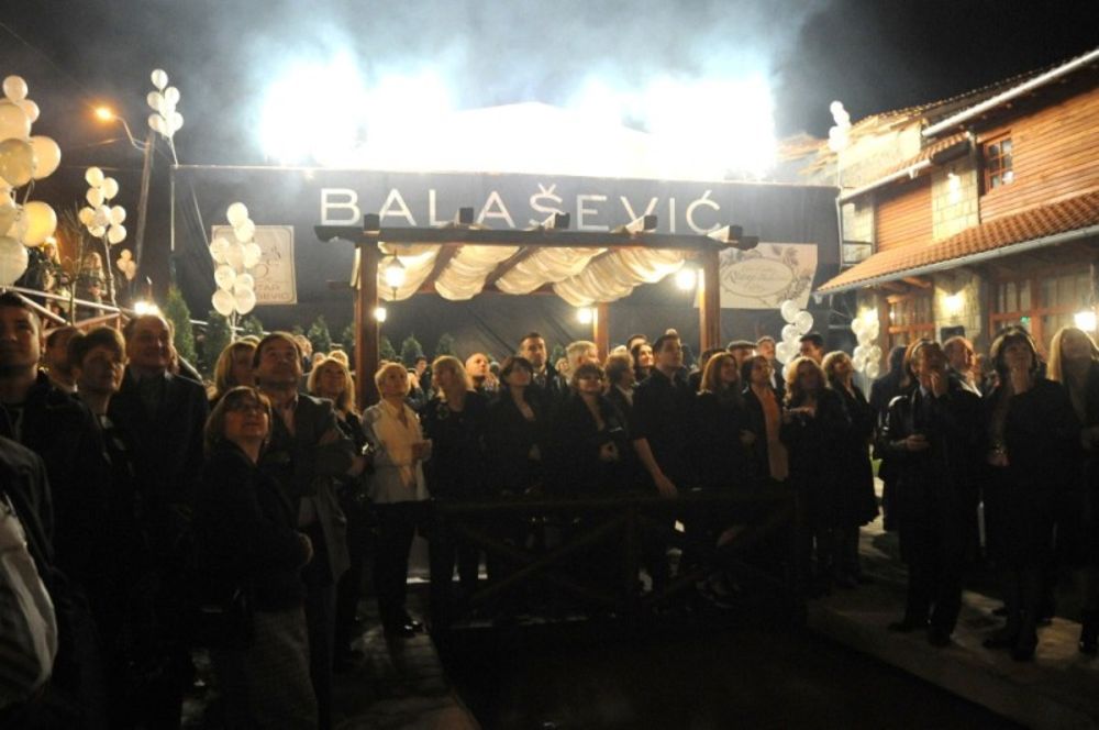 Modna kuća Balašević proslavila je 25. godina rada i predstavila novu kolekcije za proleće/leto 2010. godine