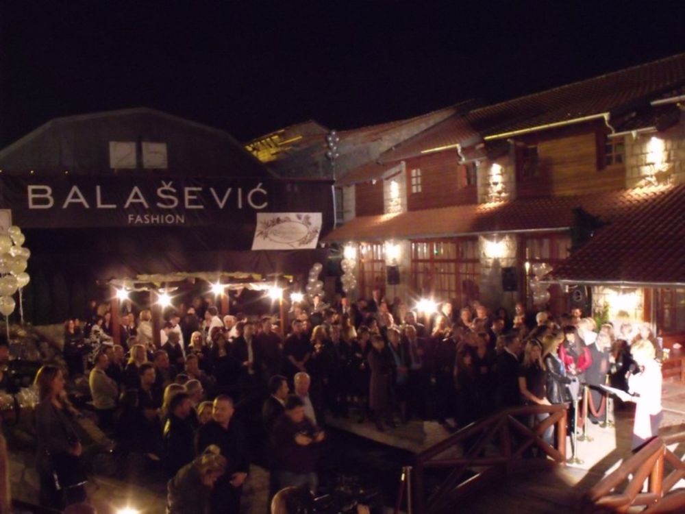 Modna kuća Balašević proslavila je 25. godina rada i predstavila novu kolekcije za proleće/leto 2010. godine