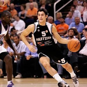 Stefan Sinovec u vezi sa Gogom Stanić