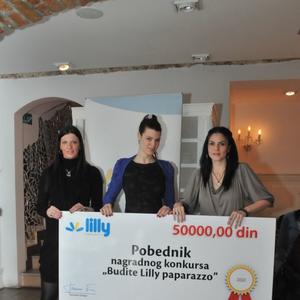 Ivana Jovanović uručila nagradu pobedniku Lilly foto konkursa