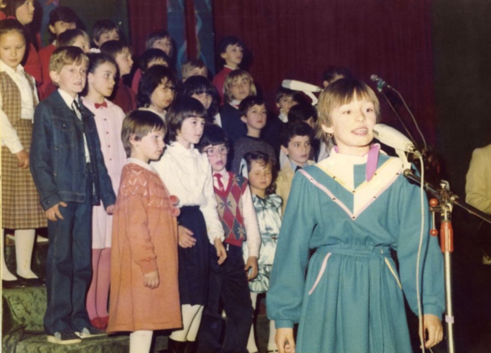 devetogodišnja Anabela Đogani na nastupu na prestižnom Muzičkom šlageru