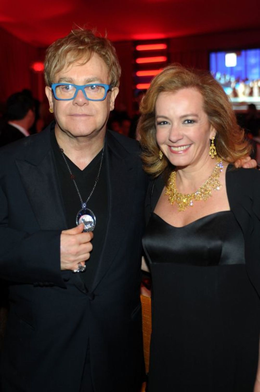 Kao i sedamnaest puta do sada, veliki pevač, ali i veliki borac protiv opake bolesti SIDE, Elton Džon, i ove godine je organizovao glamuroznu humanitarnu zabavu u noći dodele Oskara.