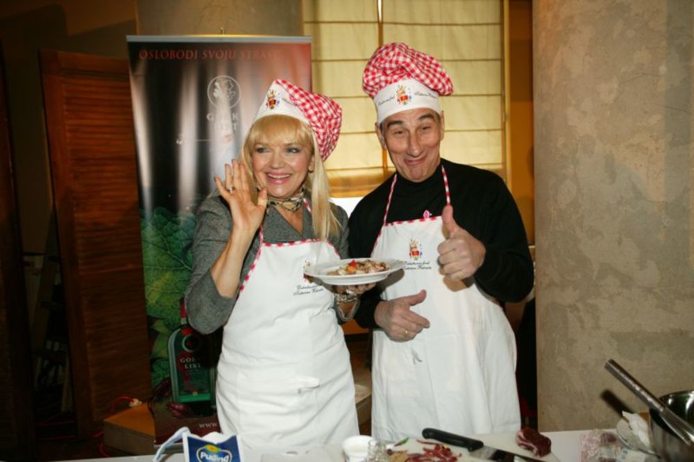 U restoranu Focaccia, u hotelu Hyatt, dobrotvorni fond Katarina Rebrača i ove godine je organizovao tradicionalnu manifestaciju Kuvanje s ljubavlju.