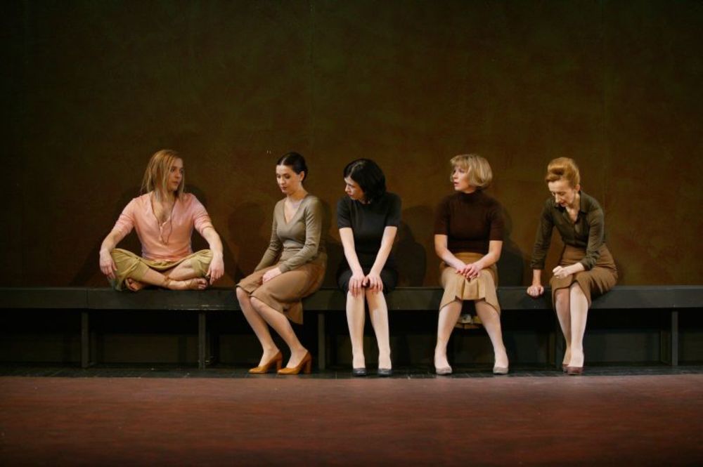 U Narodnom pozorištu u Beogradu u pripremi su Euripidove Bahanatkinje koje režira gost iz Stokholma, Stafan Valdemar Holm.