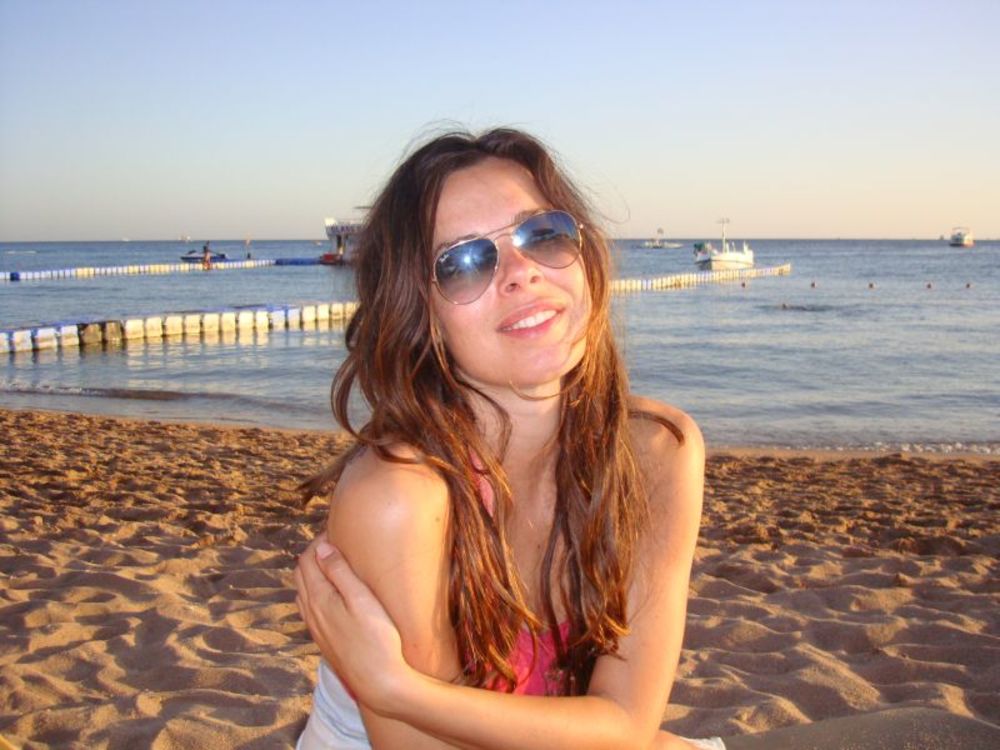 Nakon raskida sa biznismenom Vukom Miškovićem, atraktivna glumica Katarina Radivojević uživala je na egipatskom suncu u društvu nove prijateljice i koleginice Marije Borić.