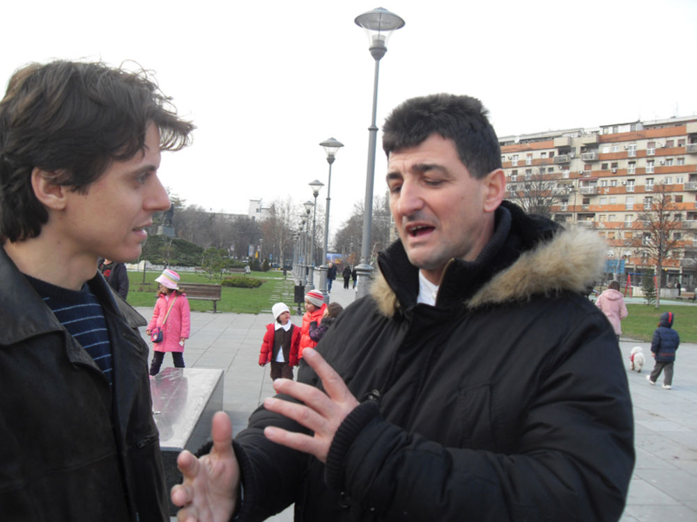 Povodom velikog hrišćanskog praznika, brojne poznate ličnosti, učesnici misionarske akcije Obnovimo sebe – podignimo Stupove snimili su spot za novu božićnu pesmu Zvezda se zasije.