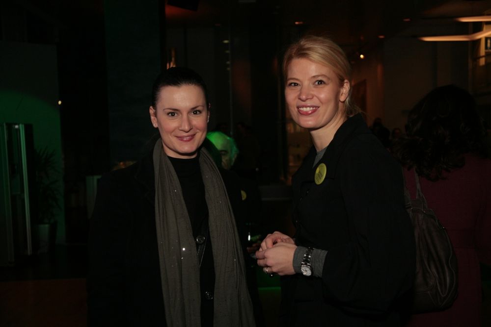 Kalendar 2010. okreni i kreni cele godine poziva na zaštitu životne sredine, nakon toga može biti ukrasni magnet, podmetač za čašu, simbol na zidu