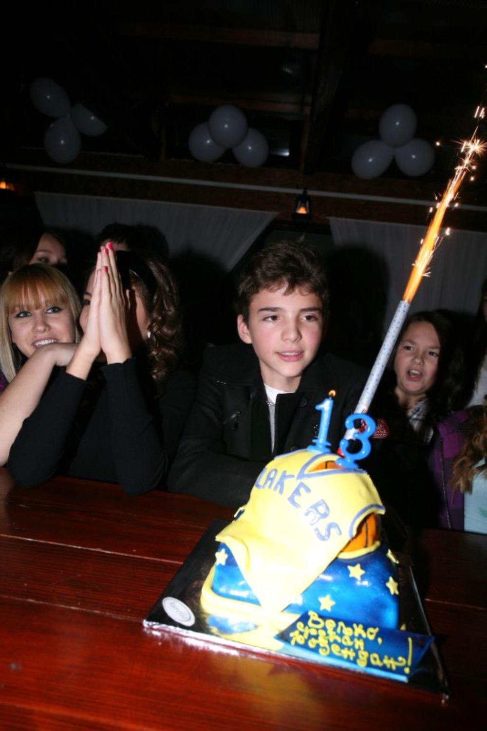 Sin folk dive Svetlane Cece Ražnatović, Veljko, proslavio je u petak svoj trinaesti rođendan u klubu Santo Domingo.