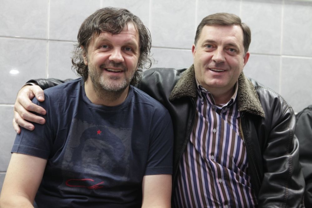 Emir Kusturica i No smoking orchestra nastupali su banjalučkoj dvorani Borik pre više od četiri hiljade ljudi.