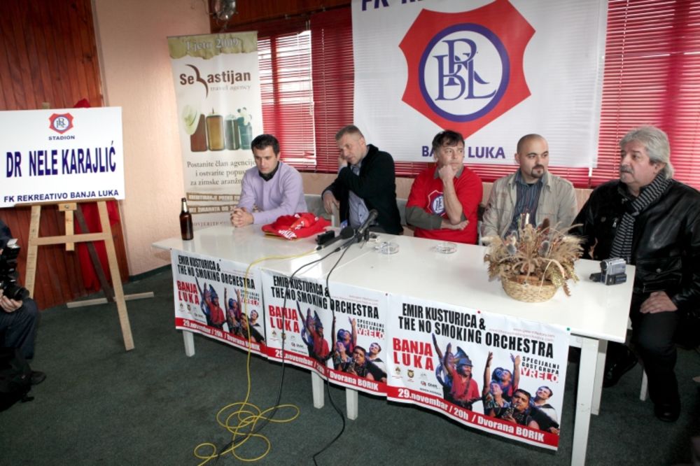 Emir Kusturica i No smoking orchestra nastupali su banjalučkoj dvorani Borik pre više od četiri hiljade ljudi.