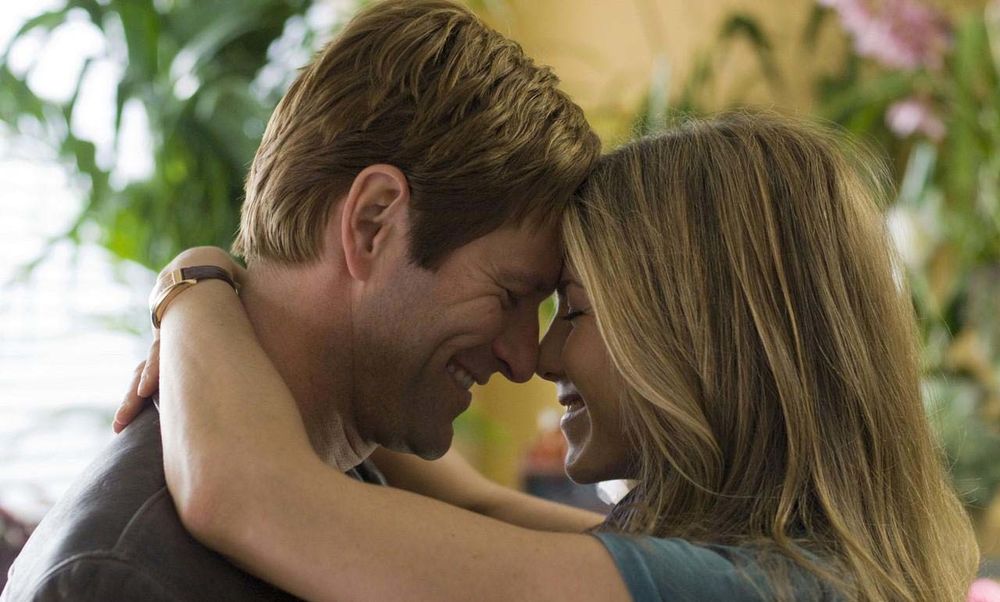 Od 20. novembra u našim bioskopima prikazuje se romantična drama neočekivana ljubav s Dženifer Aniston i Aronom Ekhartom, koja je premijerno prikazana na Sinemaniji
