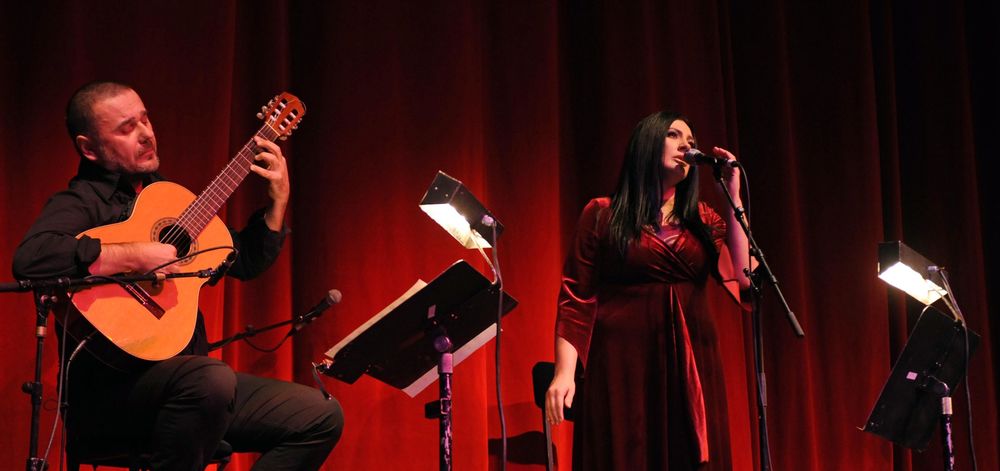 Kaliopi i Edin Karamazov održali su koncert u salonu makedonske opere i baleta i predstavili novi album Oblivion