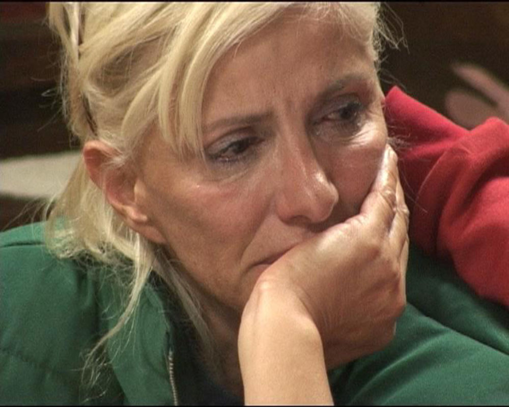 Na gazdinstvu u okolini Beograda farmeri su dobili pisma od svojih porodica koja su ih veoma potresla, pa su neki i zaplakali